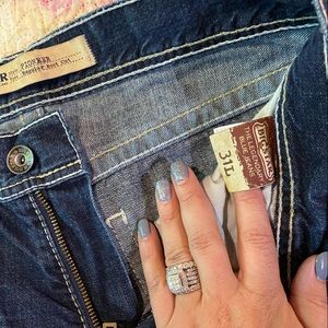 31L (34 inseam) Big Start jeans.